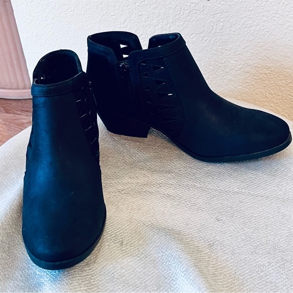 Soda Ankle Booties Black  6.5 excellent condition - Picture 5 of 8